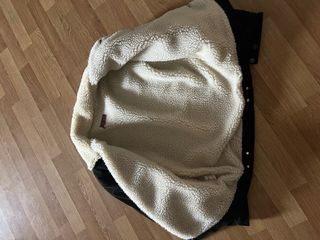 Chaqueta negra forrada 
lana borrego 