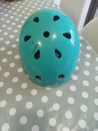 Casco patinaje niño turquesa