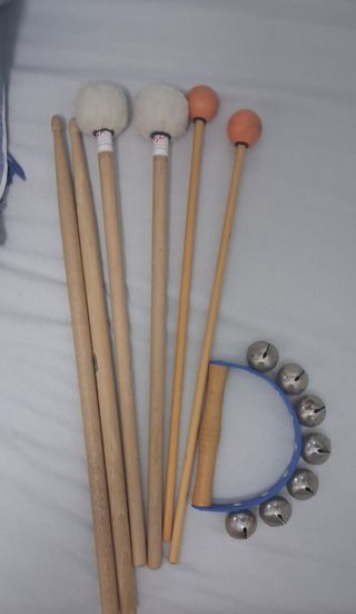 Lote Baquetas y Pandereta Percusión