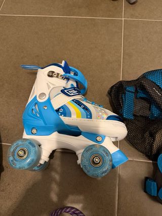 Patines con luces Talla 27-30 + rodilleras