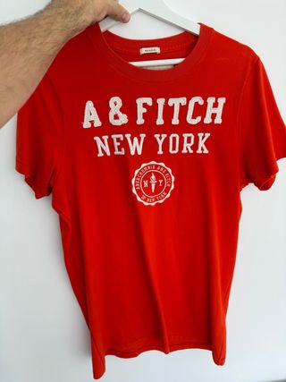 Camiseta Abercrombie & Fitch Roja