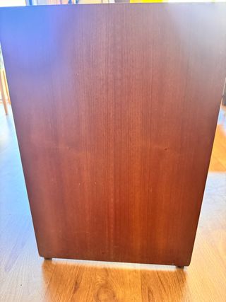 mesita de noche o auxiliar