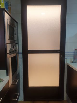 Puerta de aluminio con cristal
