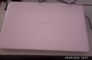 Portátil Asus blanco