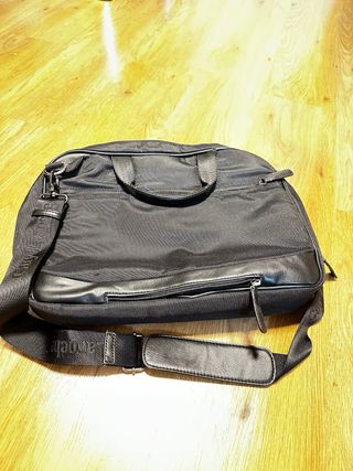 Bolso portátil Guy Laroche negro