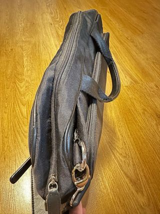 Bolso portátil Guy Laroche negro