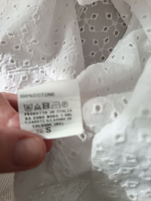 Camisa de algodón bordada blanca