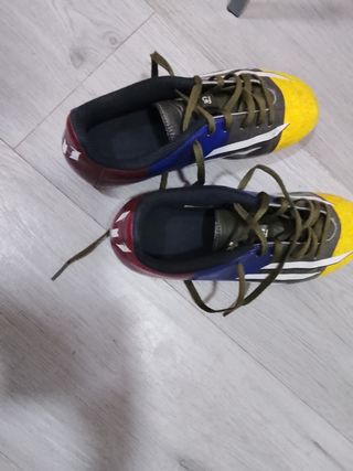 Botas de fútbol Adidas niño, azules y amarillas 