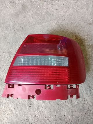 Piloto trasero derecho Audi A4