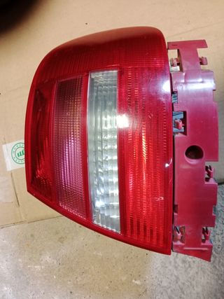 Piloto trasero derecho Audi A4