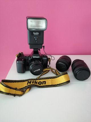 Cámara Nikon F-601M + Complementos
