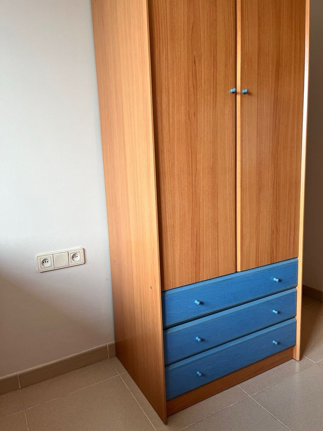 Armari amb calaixos / Armario con cajones