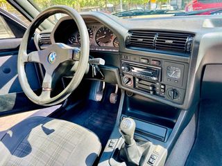 BMW 318 IS 1990
