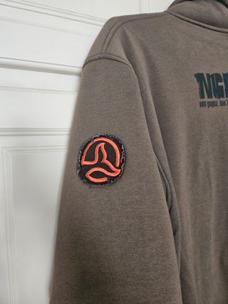 Chaqueta tipo bomber de Ternua.