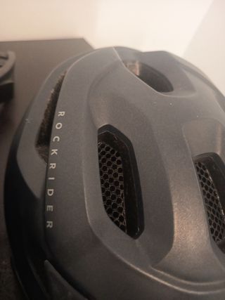 Casco de bicicleta gris