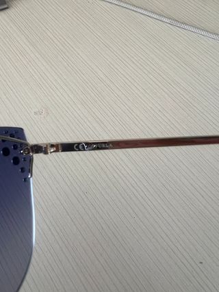 Gafas de sol Furla azules y plateadas