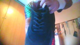 Zapatillas deportivas Adidas negras y blancas. 