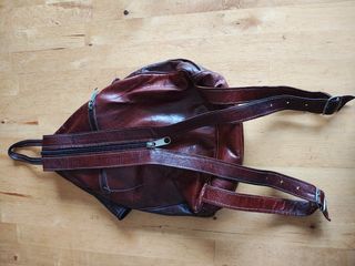 Mochila de cuero marrón