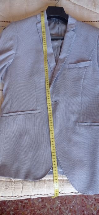 Traje de hombre azul y gris