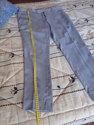 Traje de hombre azul y gris