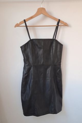 Vestido de cuero negro