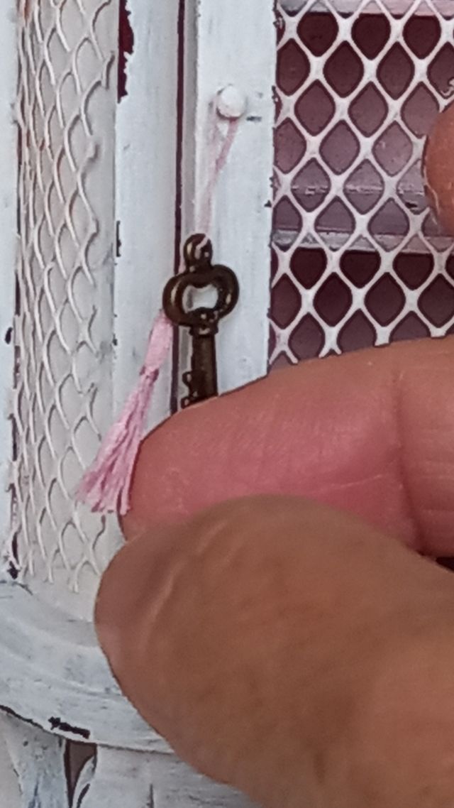 Mobiletto miniatura casa delle bambole