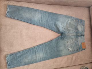 Pantalones vaqueros rotos Pull and Bear