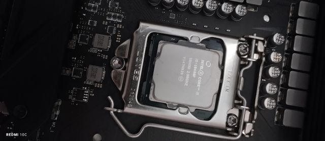 Combo MSI Z490 Gaming Plus + CPU i5 10400F+16gb r