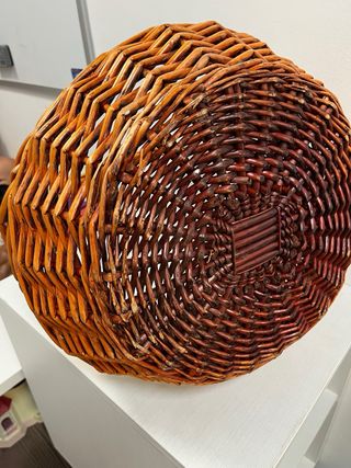 Cesta de mimbre para setas