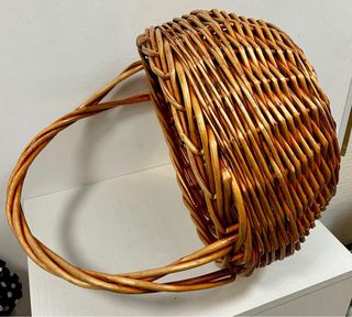 Cesta de mimbre para setas