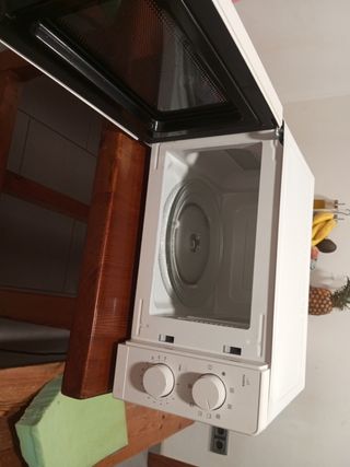 Microondas Taurus Compacto 700W 20L + Grill