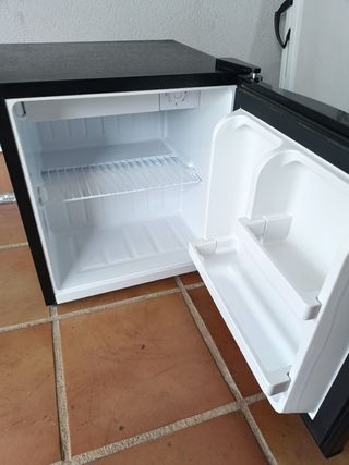 Mini Nevera Universal Blue Negra