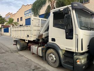 Iveco Eurocargo grua volqu 2004