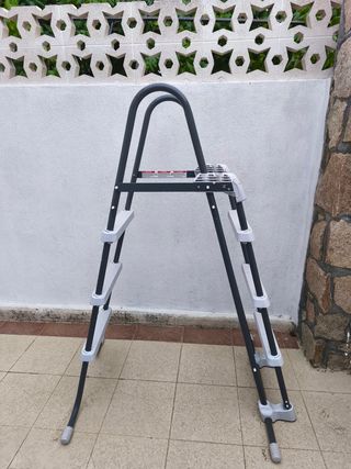 Escalera para piscina desmontable
