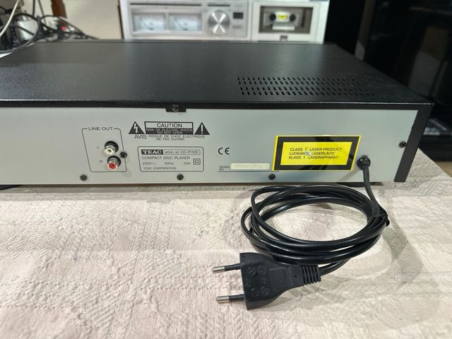Reproductor CD TEAC CD-P1100 LEER