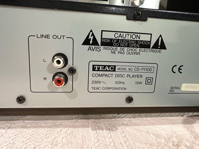 Reproductor CD TEAC CD-P1100 LEER