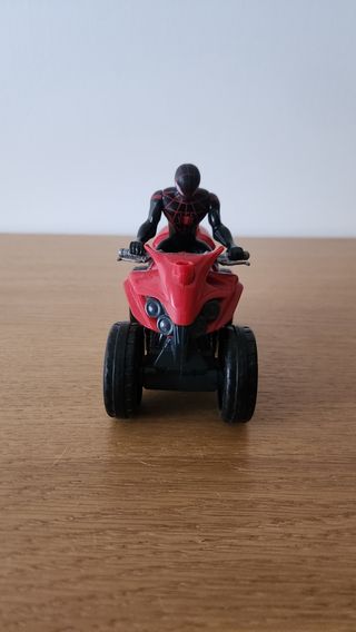 Figura Spiderman con Moto Roja