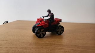 Figura Spiderman con Moto Roja