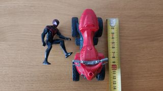 Figura Spiderman con Moto Roja