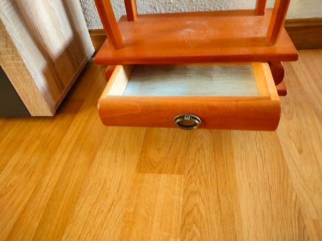 Galán de noche de madera