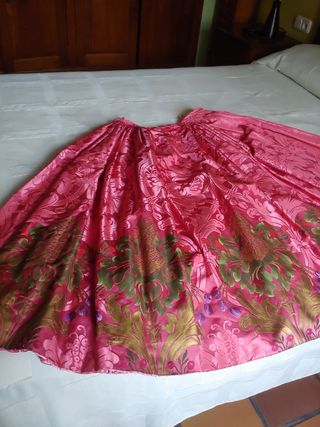 Traje de Fallera rosa y blanco, pintado a mano