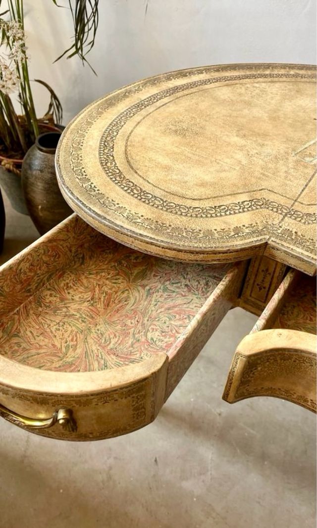 Escritorio de autor Maitland-Smith (ca. 1980–1990)