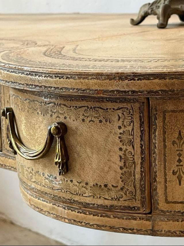 Escritorio de autor Maitland-Smith (ca. 1980–1990)