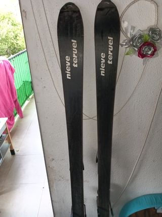 Esquís de nieve Rossignol