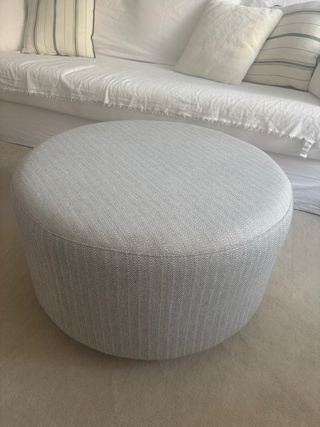 Reposapiés puff mesa 70cm tapizado