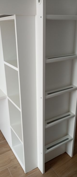 Cama alta IKEA SMASTAD con escritorio
