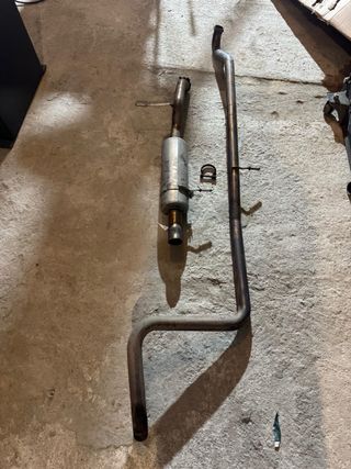 Escape y Silencioso Fiesta MK8