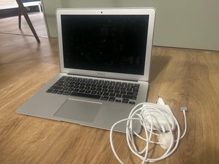 MacBook Air 13 2017 i5 256GB SSD 8GB RAM