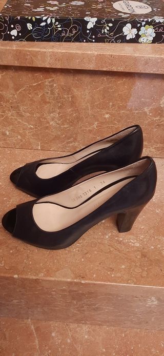 Zapatos de salón Mauro Monti piel negros talla 38.