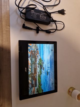 Acer TravelMate Spin B118